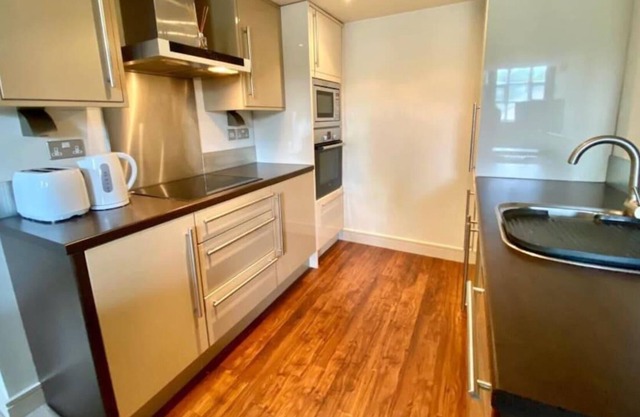 Comfy 1-Bed Apartment in Huddersfield