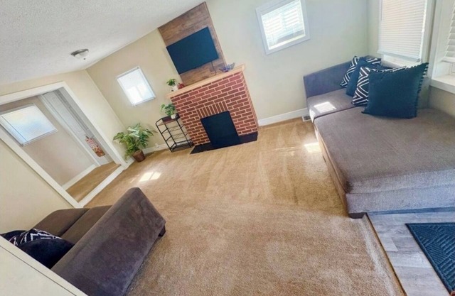 Comfy 3 Bedroom Entire Home With Cozy Vibes