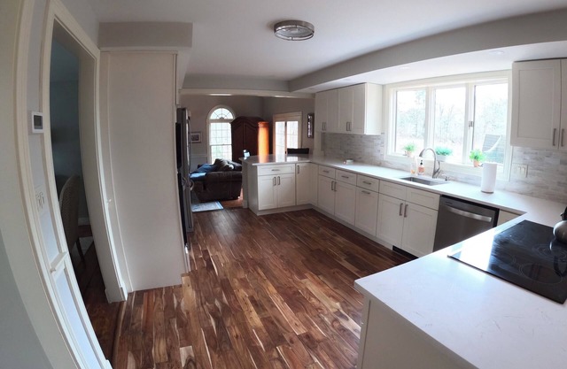Comfy 4 Bedroom Home Close to Downtown and Beaches