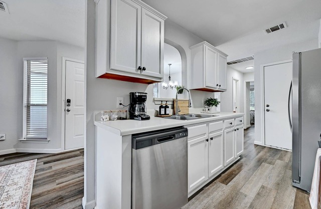 Comfy & Classy Boutique Home - New Owner