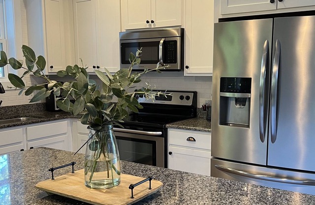 Comfy cottage in old town Pinehurst.