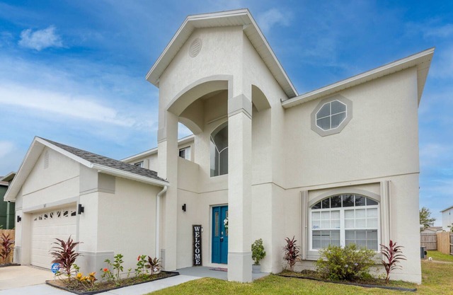 Comfy & Getaway House w/Pool!