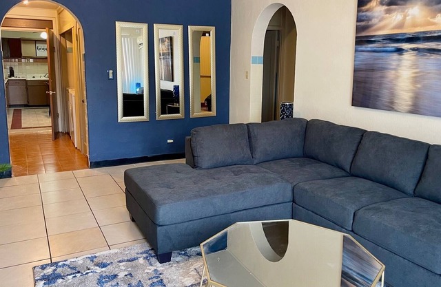 Comfy Private Condo in Tumon with King Beds