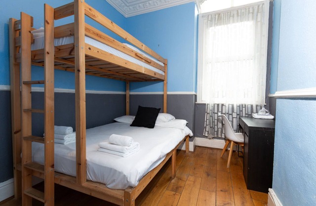 Comfy Private Room near MCR Centre