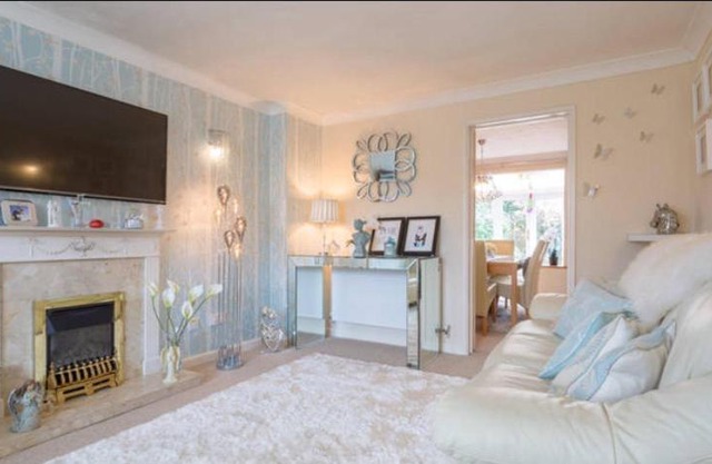 Comfy private room in shared house