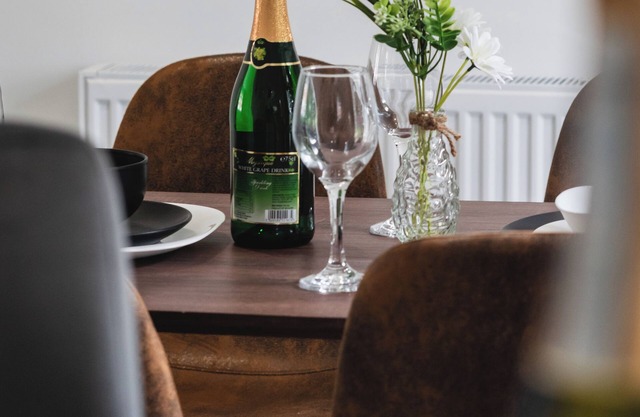 Comfy Spacious Home Near Preston City Centre - Sleeps 7