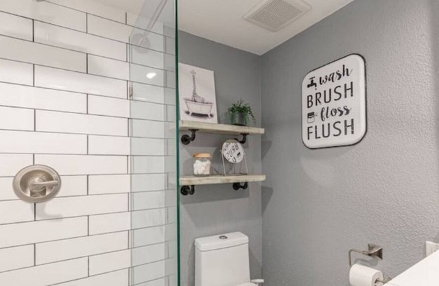 Comfy studio, walkable neighborhood!