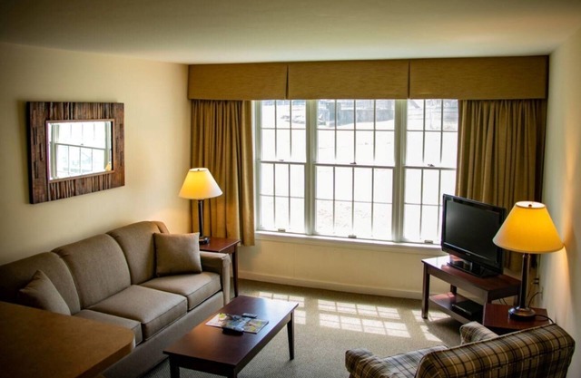 Comfy Suite in the Berkshires w/WiFi & Great Resort Amenities!