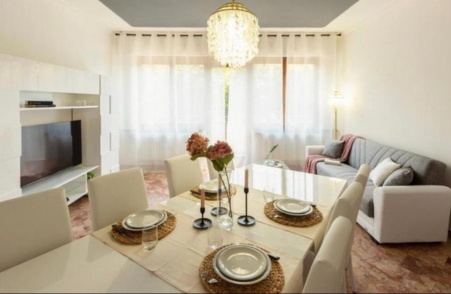 Como Diamond Apartment