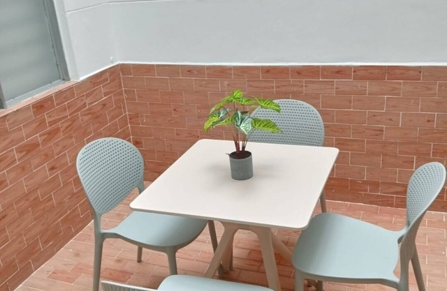 Comoda Casa Cerca al Metro y al Estadio