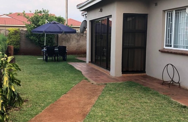 Compact neat 2 bedroomed cottage with beautiful decor. Home away from home