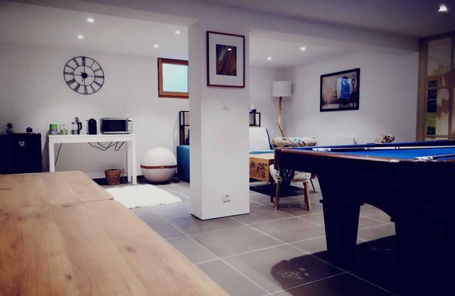 Complete accommodation with home cinema, pool table and private terrace.