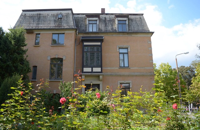 Complete historic townhouse with garden in the center for groups/families