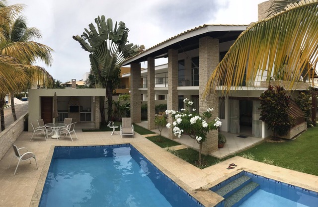 Complete house, 4 bedrooms w/air, 2 suites, 5 bathrooms, pool, barbecue