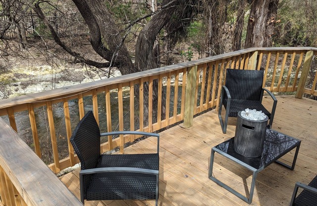 Complete Tiny House w water view and private yard