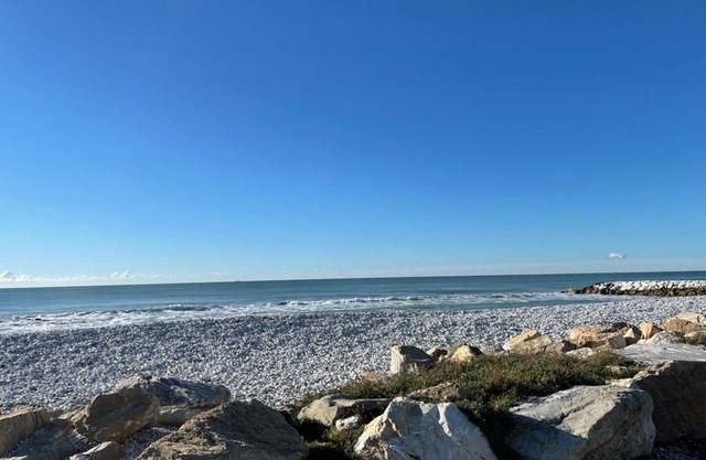 Completely renovated apartment, new furniture, 100 meters from the sea