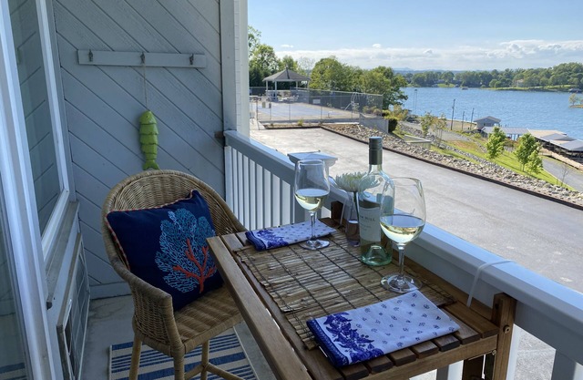 Completely renovated , cozy condo overlooking Smith Mountain Lake waits for you.