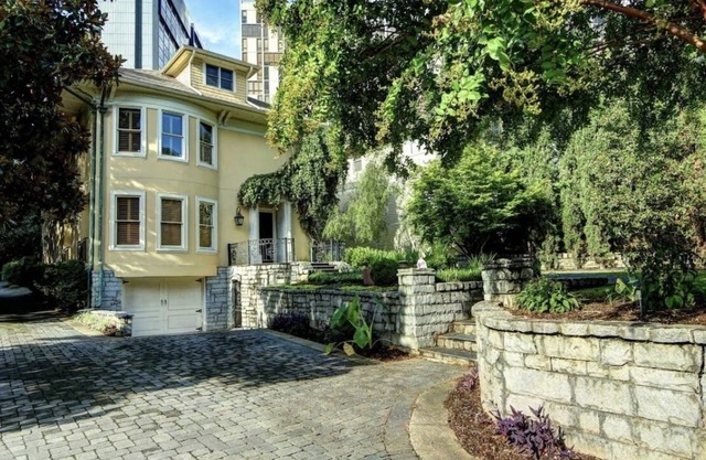 Compound in BEST Midtown Location!