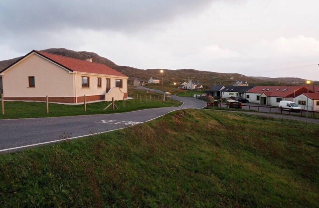 CONAN MARA, pet friendly, with open fire in Eriskay, South Uist