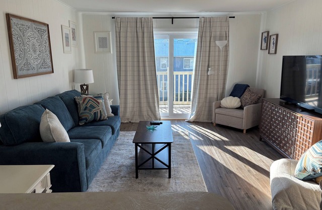 Concert Weekends & Beach Fun – Ocean Waves 2BR Condo at Park Place