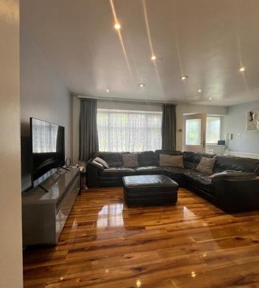 Concord House, 3 bedroom house, 2 baths in Rainham,