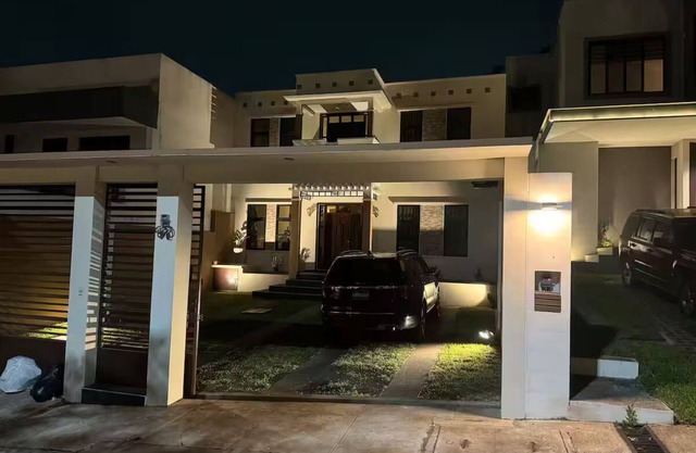 Condado Santa Elena - 4 bedroom house in prestigious Nuevo Cuscatlan area.