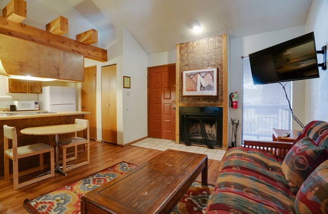 Condo just a Walk from the Chair Lift