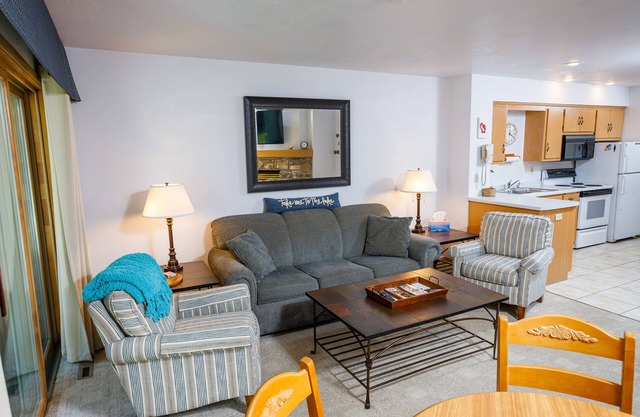 Condo near Top of the Hill Shops in Fish Creek w/pool and hot tub!