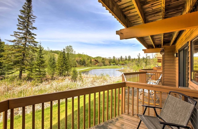 Condo on First Green w/Deck at Schuss Mountain!
