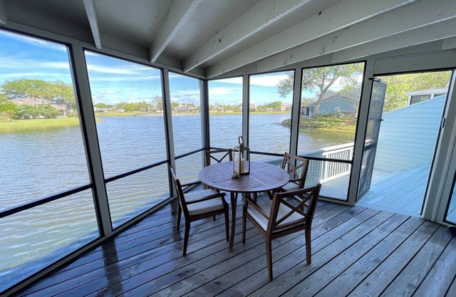 Condo on the Bay - 3 Bed 3 Bath