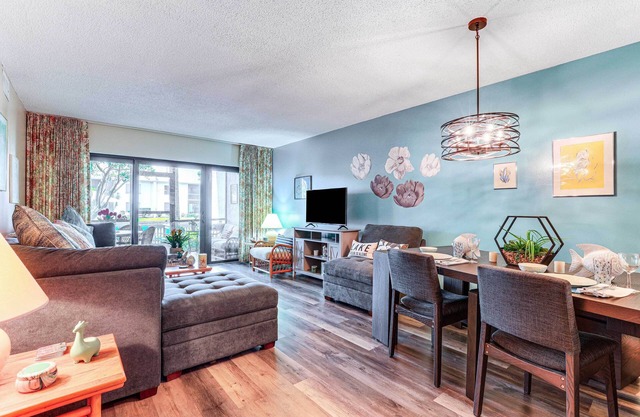 Condo w/Patio & Resort Amenities in Fort Pierce!