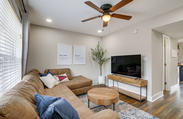 Condo w/Pool: Walk to University of Mississippi!