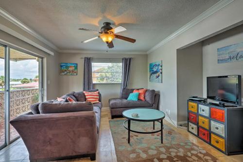 Condo-Walk to Daytona Beach, 6 Mi to Speedway