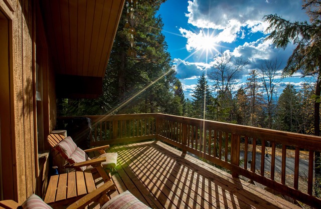 Condo with Lake Access, Pool & Hot Tub Near Skiing and Glacier National Park