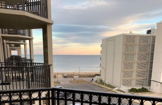 Condo with ocean view, steps to the beach, close to Rehoboth Avenue!