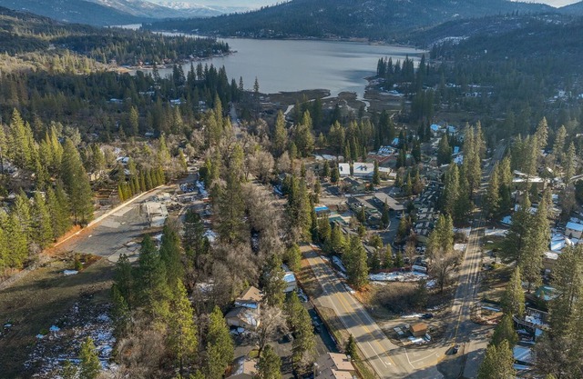 Condo with Pool and Spa - Bass Lake Near Yosemite