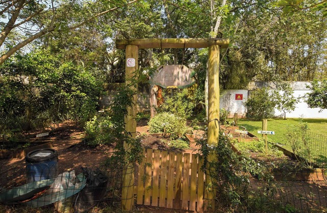 Condomínio Clube com acesso direto p/Praia P1210