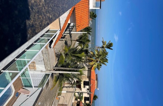 Confortavel Sobrado a 300 Metros da Praia