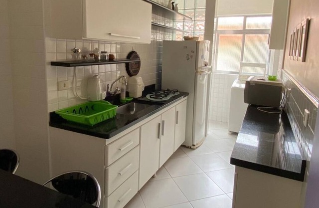 Confort Guarujá Praia Tombo 2 bedrooms 3 air cond wifi 5 min beach elevated garage