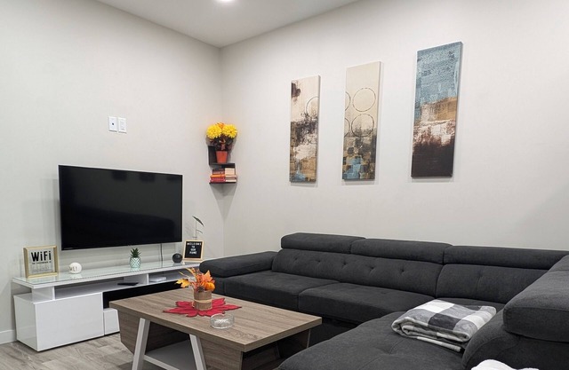 Confortable brand-new 1-bedroom close to downtownnn
