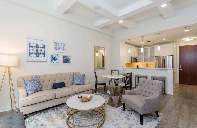 Constellations | Elegant 1 BR in Downtown Houston