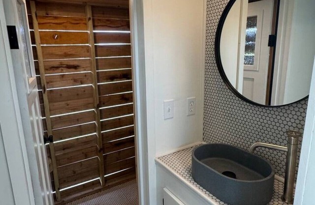 Container Cabin on the Colorado
