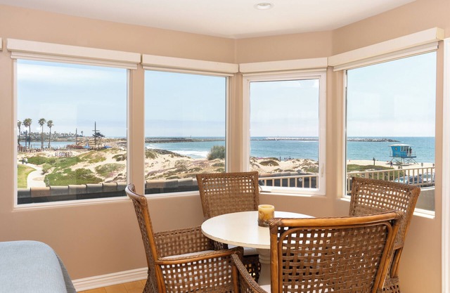 Contemporary Beach Getaway with Expansive Views