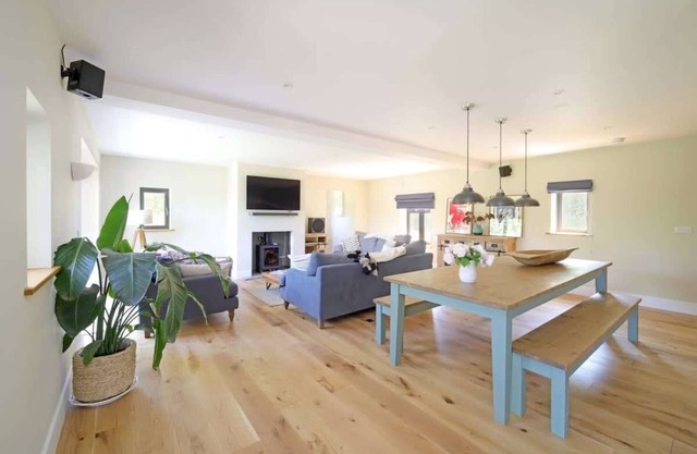Contemporary Cottage & Garden in Dorset