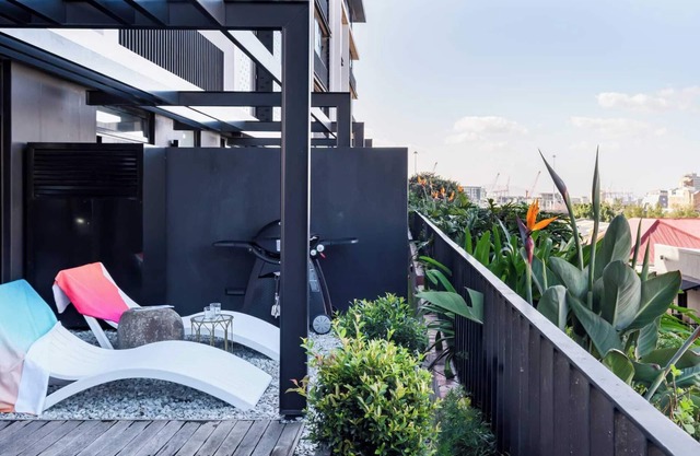 Contemporary & Charming Apartment The Urban Edge