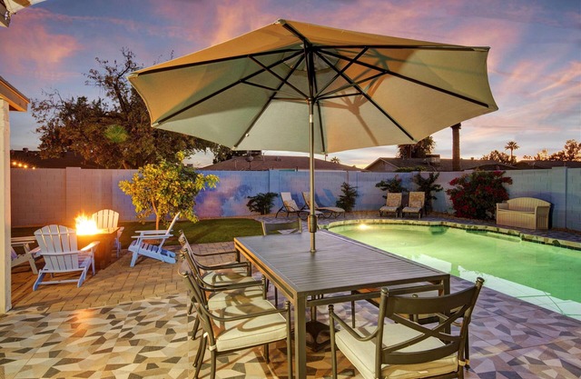 CONTEMPORARY GLAM!RESORT STYLE HOME OLD TOWN SCOTTSDALE HTD POOL 2 PRIMARY BDRMS