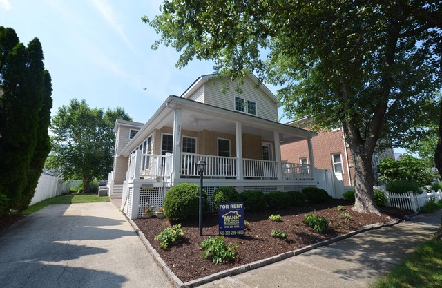 Contemporary home located in town Rehoboth!
