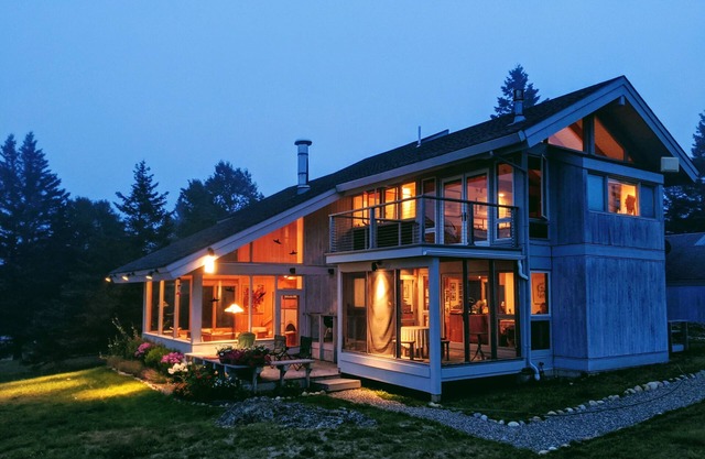 Contemporary Home and Estate, wide Ocean Views and trails to stream and bay