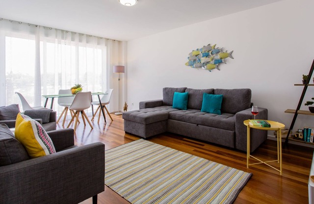 Contemporary living 2 bedroom Apartment Central Tavira