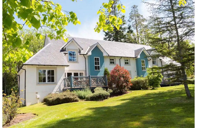 Contemporary Scottish Lodge -Pool & Spa Free Wifi
